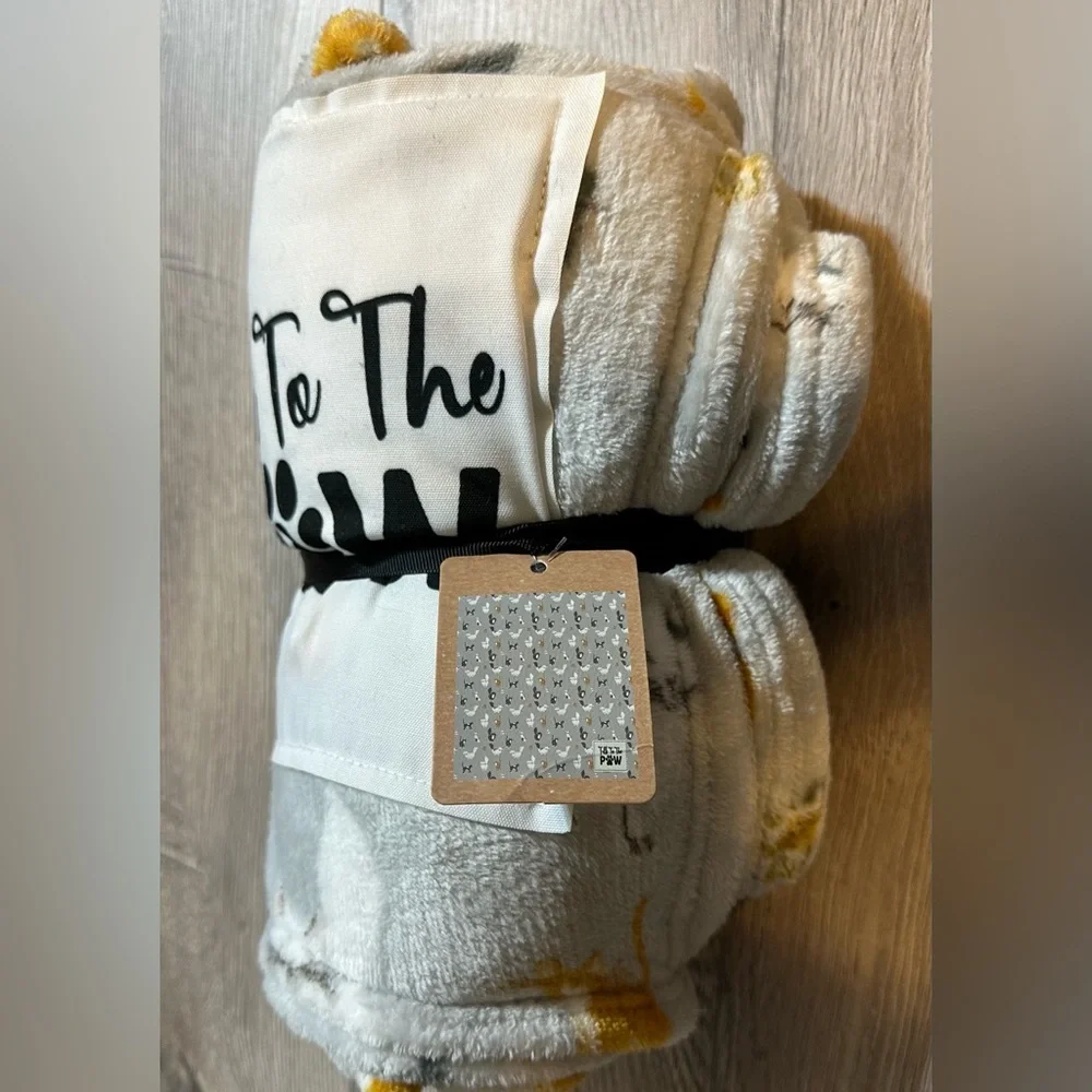 “Talk To The Paw”  Cat Printed Plush Throw  50” x 60” - Picture 6 of 6